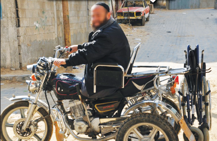 ذوو إعاقة حركية في غزة يحرمون من المواصلات المتخصصة