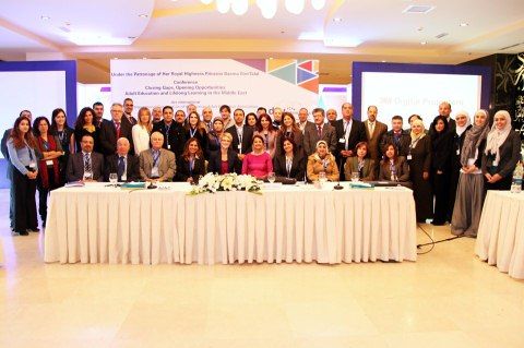 خلال المؤتمر 