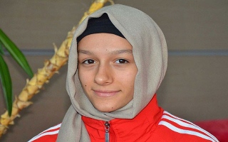 اللاعبة التركية المحجبة "سلوى نور أكّورت"