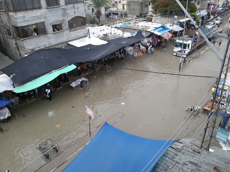 غرق خانيونس بمياه الامطار