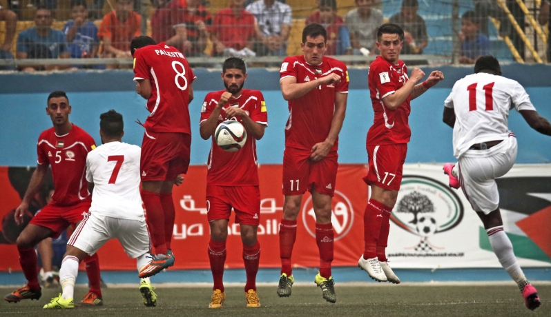 جانب من مباراة سابقة بين الطرفين