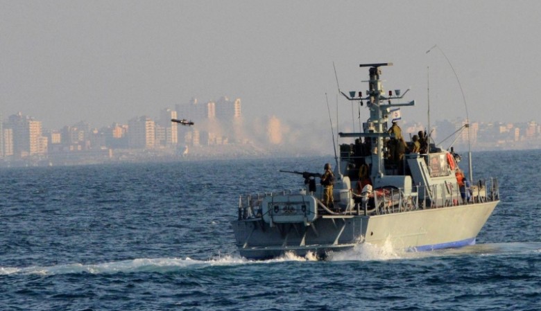 الاحتلال يصيب صيادَين في بحر خانيونس