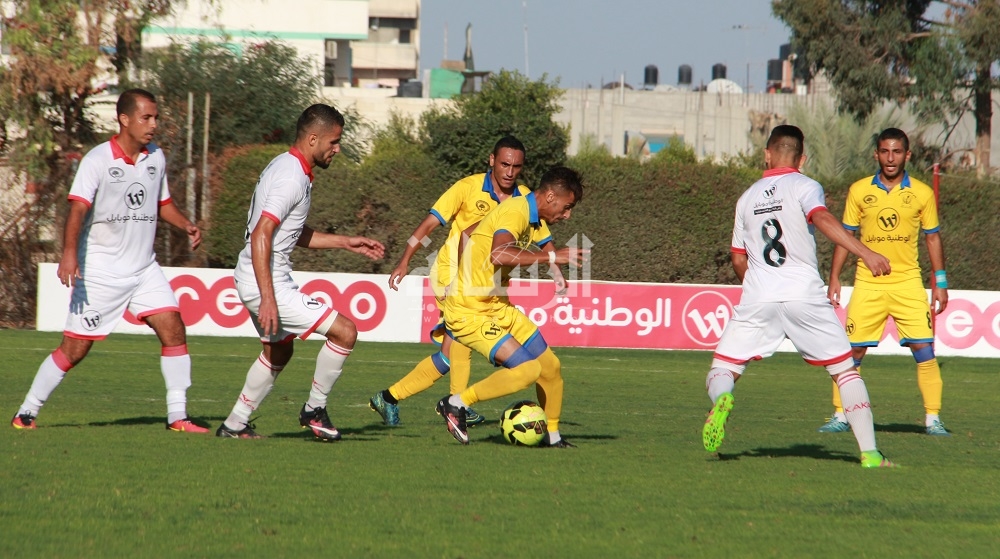 جانب من مباراة سابقة بين غزة الرياضي والتفاح